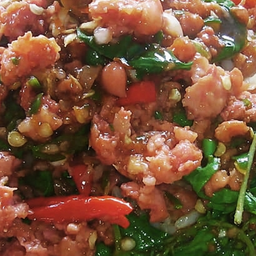 ข้าวกะเพราแหนม