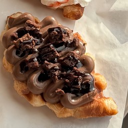 Chocolate brownie croffle