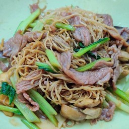 บะหมี่ผัดแห้งเนื้อ