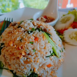 ข้าวผัดหมูชิ้น