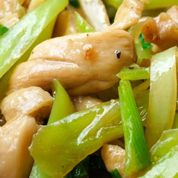 ข้าวพริกอ่อนไก่ชิ้น