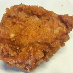 สะโพกไก่ตัดทอด 1 ชิ้น (กลาง)