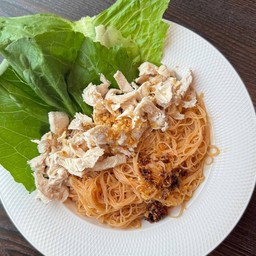 หมี่คลุกอกไก่ฉีก