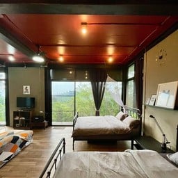 โอบเขา 02 สำหรับ​การ​เข้าพัก​ 4 ท่าน ( สามารถ​เพิ่ม Extra bed 1) 