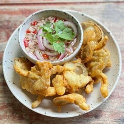 ยำเห็ดกรอบ