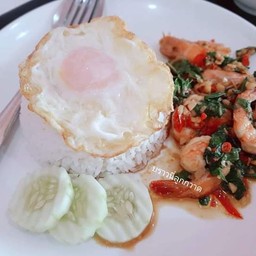 ข้าวกะเพรากุ้ง+ชาดำเย็น