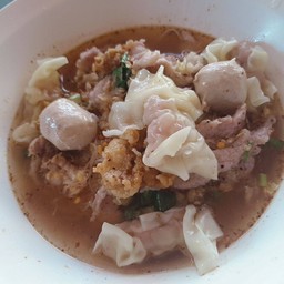 เกี๊ยวต้มยำน้ำใส