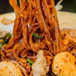 ก๋วยเตี้ยวต้มยำแห้งคลุก