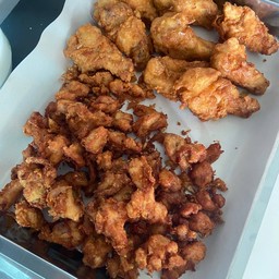 ข้าวเหนียวไก่ทอด หมูทอดเฮง เฮง ลาดสวาย เต๊นท์สีน้ำเงินข้าง 7-11