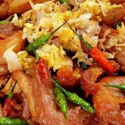 หมูทอดพริกสดราดข้าว