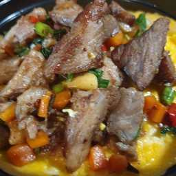 ข้าวไข่ข้นหมูคั่วพริกเกลือ