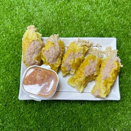 เกี๊ยวหมูเด้งไส้เห็ดเข็มทอง 5ชิ้น