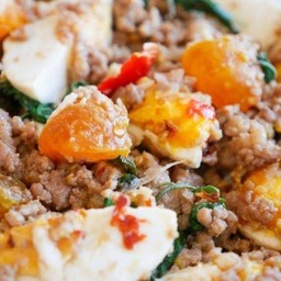 ผัดกะเพราหมูสับ+ไข่เค็ม ราดข้าว