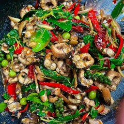ผัดเผ็ด ราดข้าว