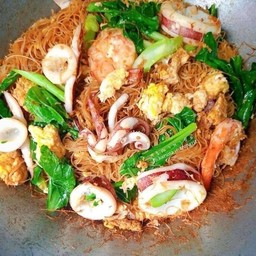 ผัดซีอิ้วเส้นหมี่ทะเล