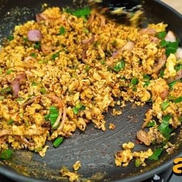 ข้าว+ลาบไข่เจียว