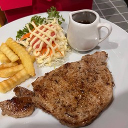 [อร่อยซ่ากับโค้ก] สเต็กหมูพริกไทยดำ +  โค้ก ออริจินัล (ขวด) 