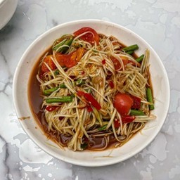 ส้มตำปลาร้า Papaya salad with fermented fish sauce