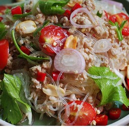 ยำวุ้นเส้นหมูสับ