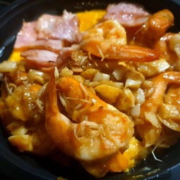 ข้าวไข่ข้นกระเทียม กุ้ง+แฮม