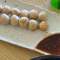 ลูกชิ้นหมูปิ้ง 3 ไม้ (ไม้ละ6ลูก)