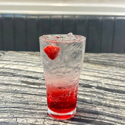 สตรอว์เบอรี่อิตาเลี่ยนโซดา