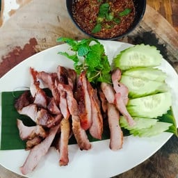 คอหมูย่างจิ้มแจ่ว