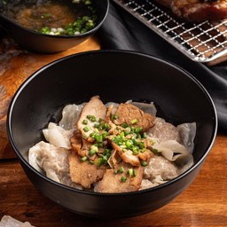 บะหมี่หมูย่างเกี๊ยวหมู