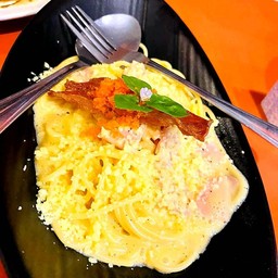 สปาเก็ตตี้คาโบนาร่าชีสแฮมกับเบคอนไข่กุ้ง