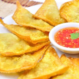 แผ่นเกี๊ยวทอด