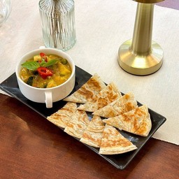 Chicken Green Curry With Roti