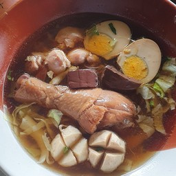 ก๋วยเตี๋ยวรวมใส่ไข่