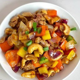 ไก่ผัดเม็ดมะม่วง(กับข้าว)