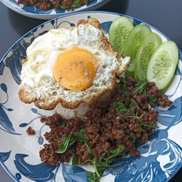 ข้าวกะเพราเนื้อสับ