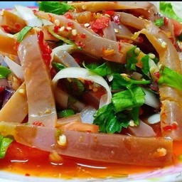ยำปลาหมึกกรอบ