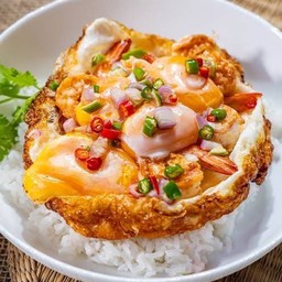 ข้าวไข่ดาวกุ้งกระเทียม (ไข่2ใบ)