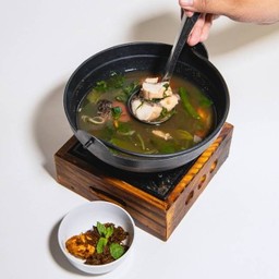 แกงปลาค้อ แจ่วแดะ (Sneakhead Fish Spicy Soup)