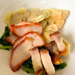 หมูแดง + หมูกรอบ + เกี๊ยวกุ้ง + เกี๊ยวหมู