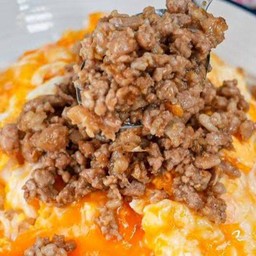 ข้าวไข่ขยี้หมูสับกระเทียม