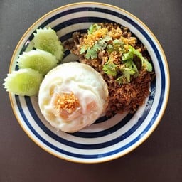 ข้าวหมูกระเทียม