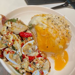 ข้าวราดผัดผัวเบื่อ