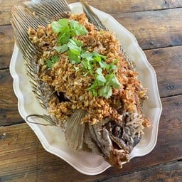 ปลาทับทิมทอดกระเทียม