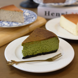 Matcha Basque Cheesecake มัทฉะชีสเค้ก