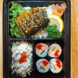 ข้าวหน้าปลาซาบะย่างเทอริ ฟรี ซุปมิโสะ(เบนโตะ)