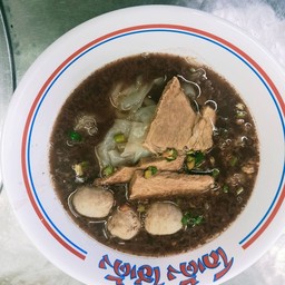 ร้านก๋วยเตี๋ยวโกเด้ง หน้าโลตัสโกเฟรช