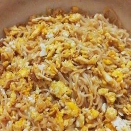 มาม่าผัดไข่ (ไม่ผัก)