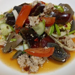 ยำไข่เยี่ยวม้าหมูสับ