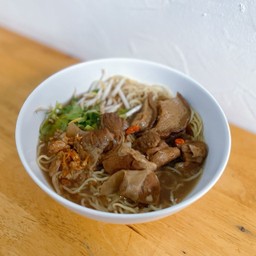 ก๋วยเตี๋ยวหมูตุ๋น