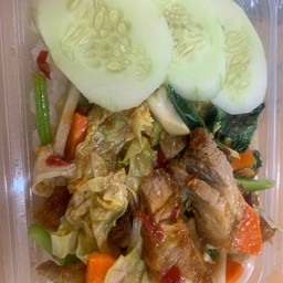 ผัดผักราดข้าว