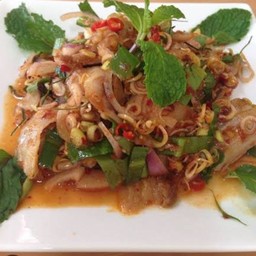 พล่ากุ้งสุกพริกเผา